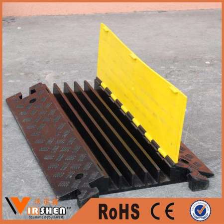 High Quality Cable Protector Speed Bumps for Vehicle Stop